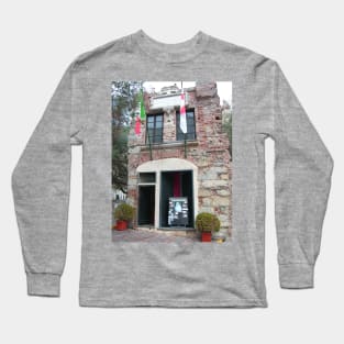 Columbus's childhood home Long Sleeve T-Shirt